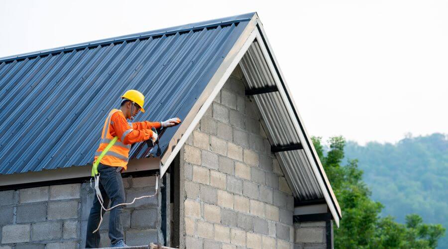 Expert top industrial roofings services in Winnetoon, NE